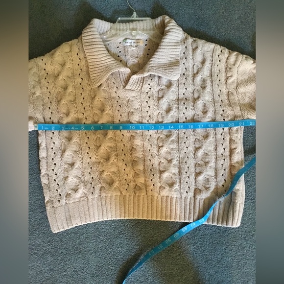 Hazel Moon Size M Sweater Loose Knit Collared Cropped Tan in color, Long Sleeved - Picture 4 of 7